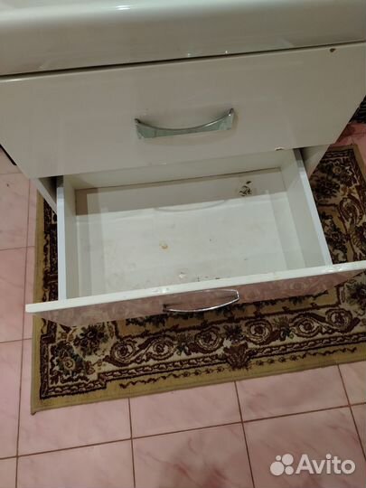 Раковина с тумбой