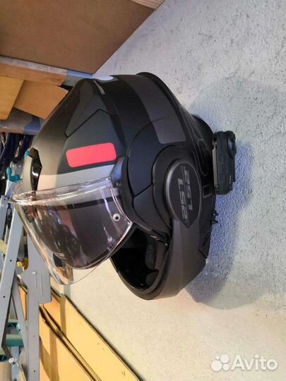 Настенный держатель шлема