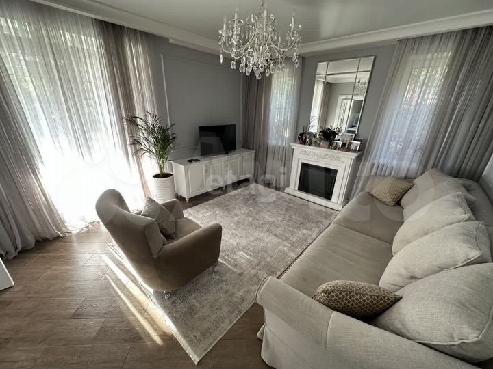 Дом 194 м² на участке 8,8 сот.