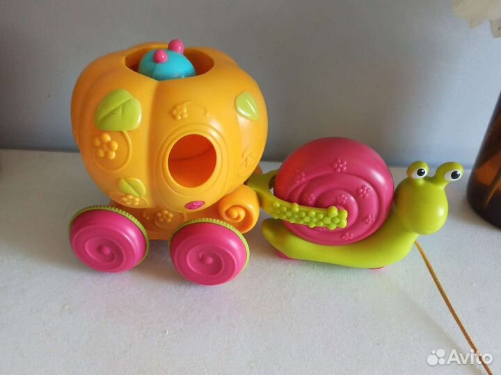 Игрушка-каталка волшебная карета Мими