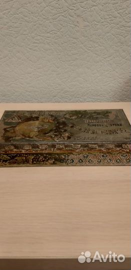 Старинная жестяная коробка