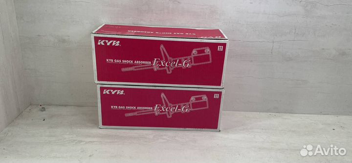 Стойки передние Toyota Camry XV-30