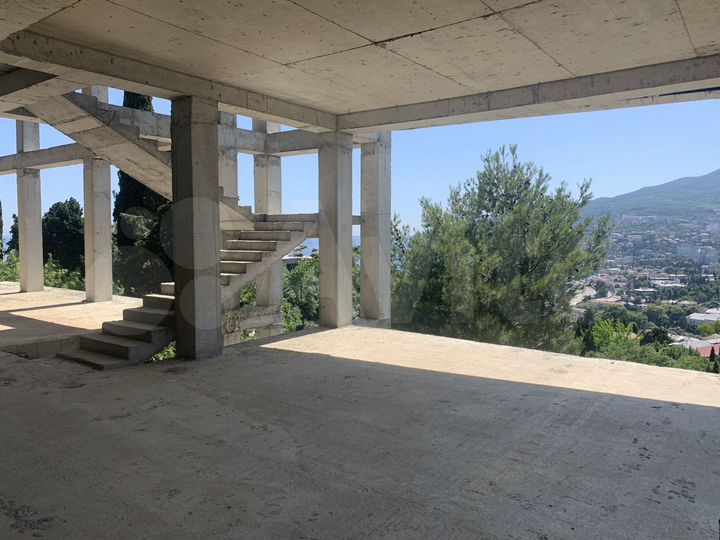 Дом 327,7 м² на участке 6 сот.