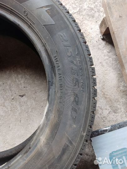 Pirelli Ice Zero 215/65 R17