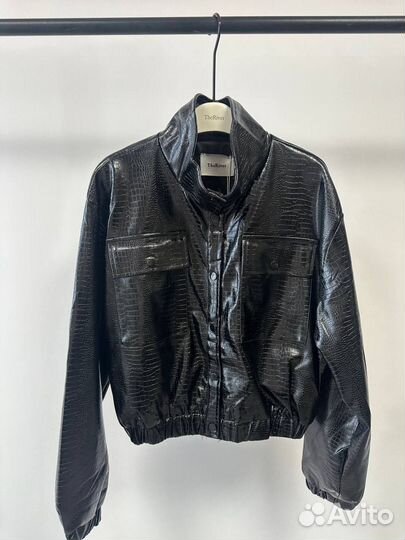 Пакет верхней женской одежды