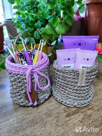 Вязаные корзинки ручной работы