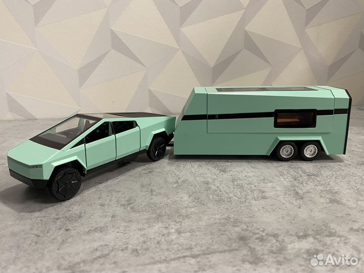 Машинка Тесла Кибертрак с Автодомом