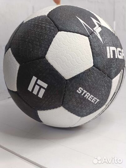 Футбольный мяч