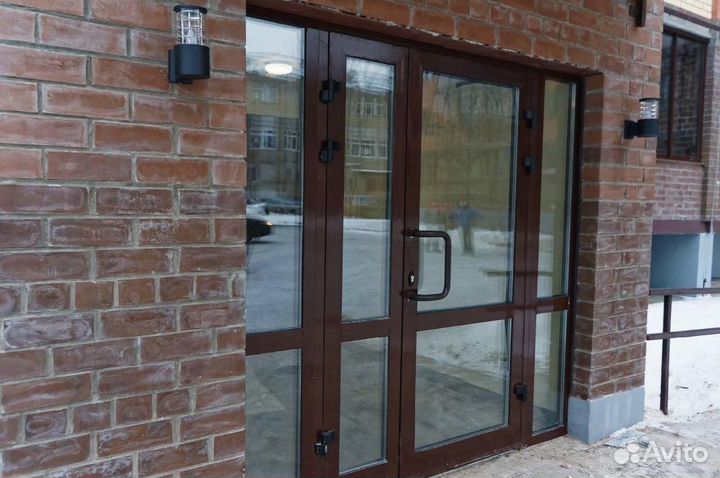 Алюминиевые двери