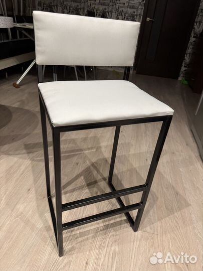 Стул высокий барный со спинкой