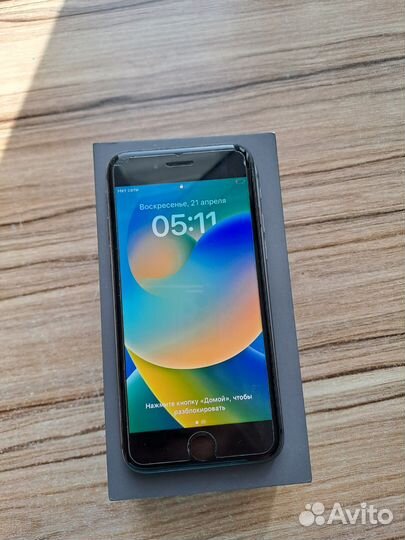 iPhone 8, 64 ГБ