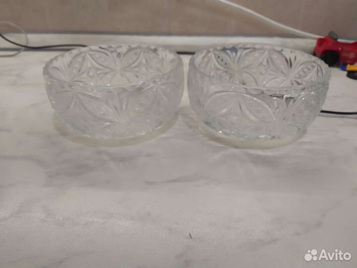 Графин и вазы