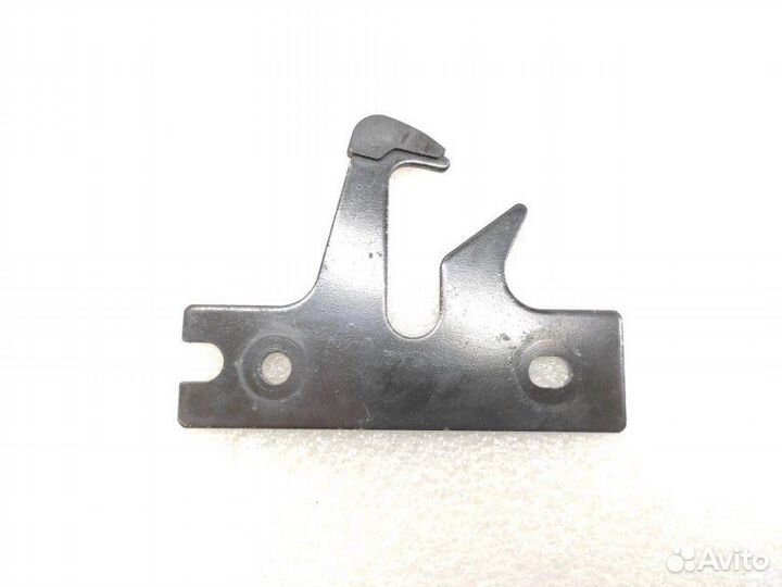 Крюк замка капота Audi A6 C7 1.8 CYG 2018