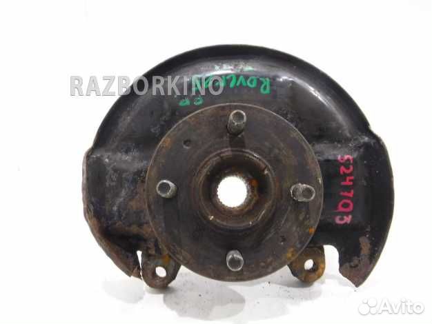 Кулак передний правый