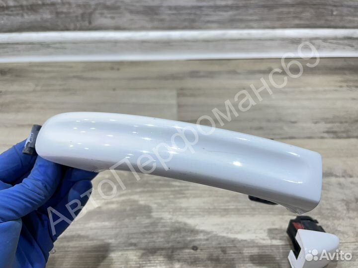 Ручка двери внешняя Audi Q7 (2005-2015)