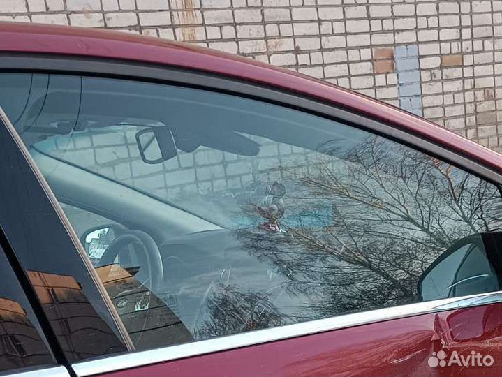 Правое стекло Ford Focus 3