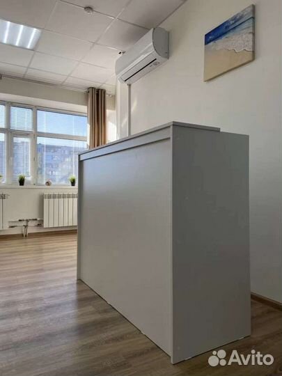 Ресепшн, стойка администратора