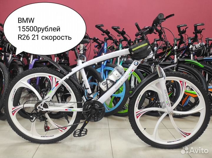 На литых дисках и спицах велосипеды