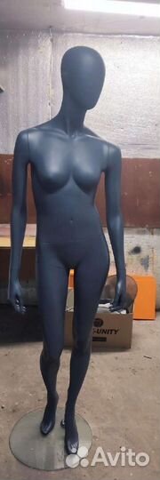 Женский манекен. Темно серый цвет