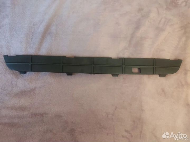 Заглушка радиатора в бампер VW Tiguan (зимняя)