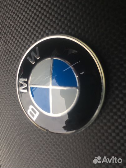 Знак в руль BMW