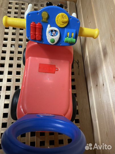 Детская машинка каталка с ручкой