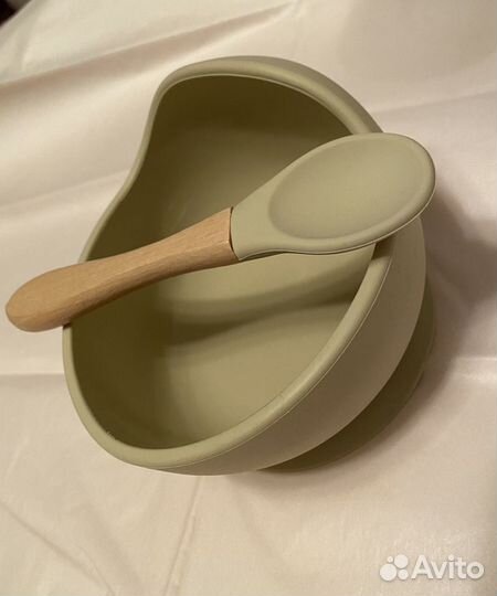 Тарелка на присоске и ложка и нагрудник (разн цвет