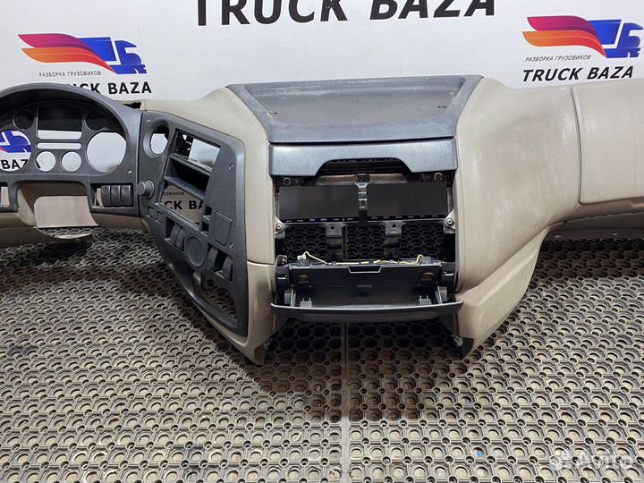 Передняя панель салона Daf XF105