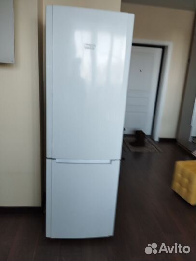 Холодильник бу,Аристон
