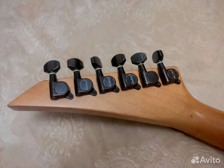 Электрогитара Charvel Dinky Japan