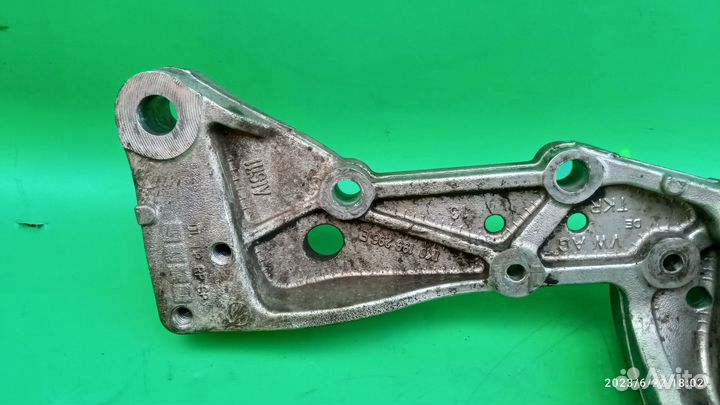 Кронштейн переднего рычага для Skoda Octavia А5