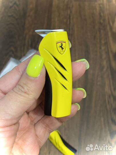 Marlboro Ferrari коллекционная турбо зажигалка