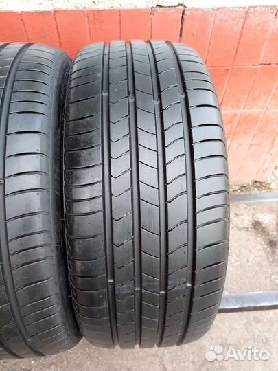 Kumho Ecsta HS51 235/45 R18 94W