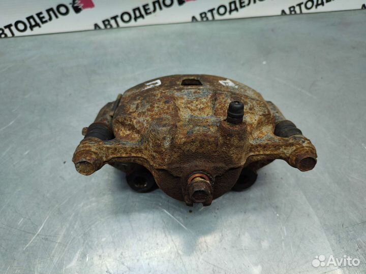 Суппорт передний Nissan Sunny FB15 2000 г.в