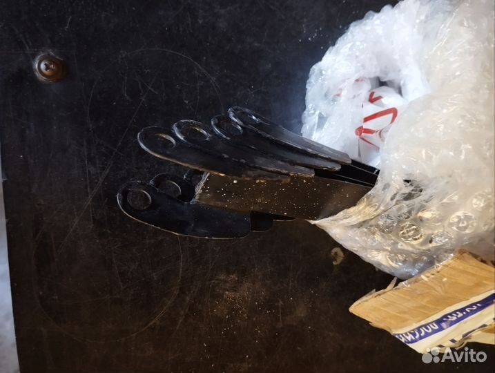 Накладки порогов УАЗ. Крепления баков УАЗ патриот