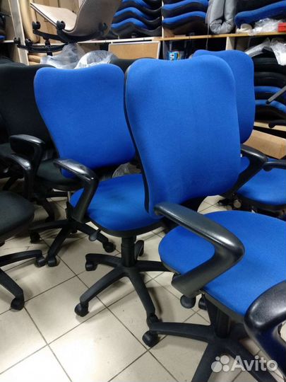 Компьютерные кресла с новыми колесиками