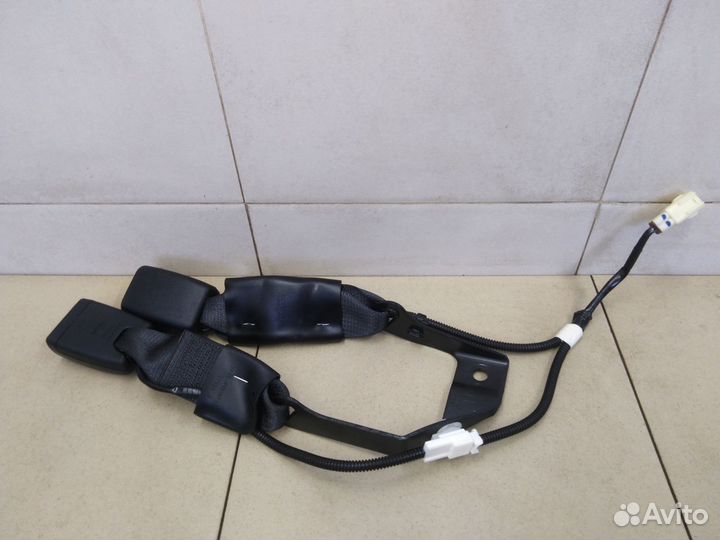 Ответная часть ремня безопасности Hi Lux 2015