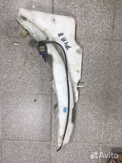 Nissan Pathfinder R51 - Бачок омывателя