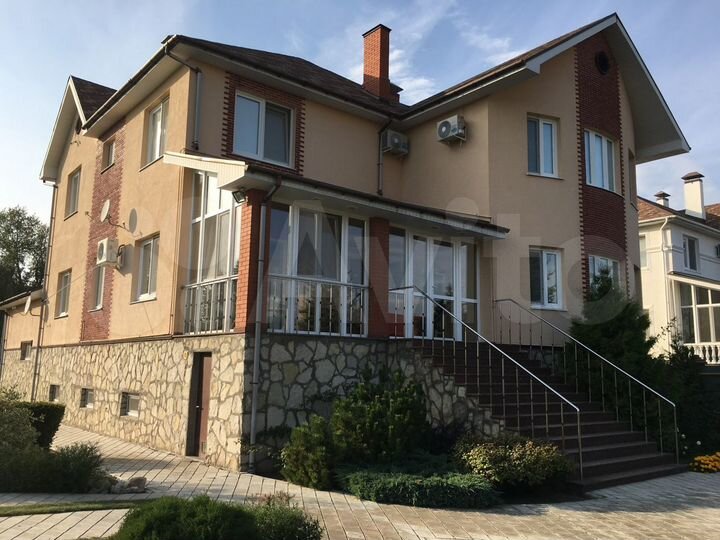 Дом 450 м² на участке 30 сот.