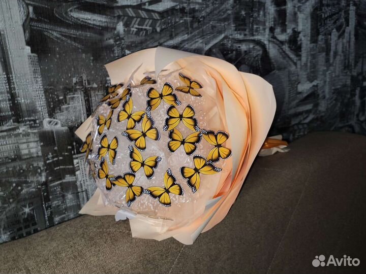 Светящийся букет из бабочек