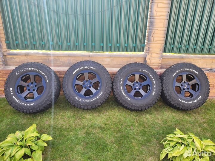 Комплект оригинальных колес Jeep Wrangler