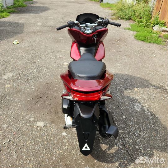 Скутер Honda pcx 125