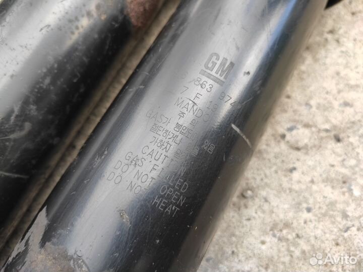 Амортизаторы задние на Opel Antara Captiva