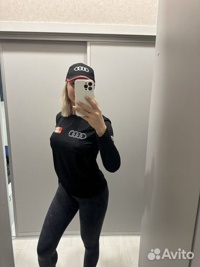 Кофта (лонгслив) бренда Audi