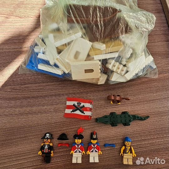 Lego Pirates, Kingdoms, Galaxy Squad, Dino