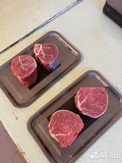 Стейки из мраморной говядины
