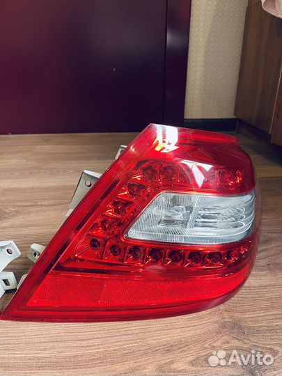 Фонарь задний Nissan Teana j32