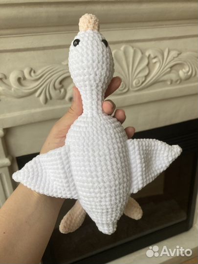 Вязаная крючком игрушка Гусь-обнимусь