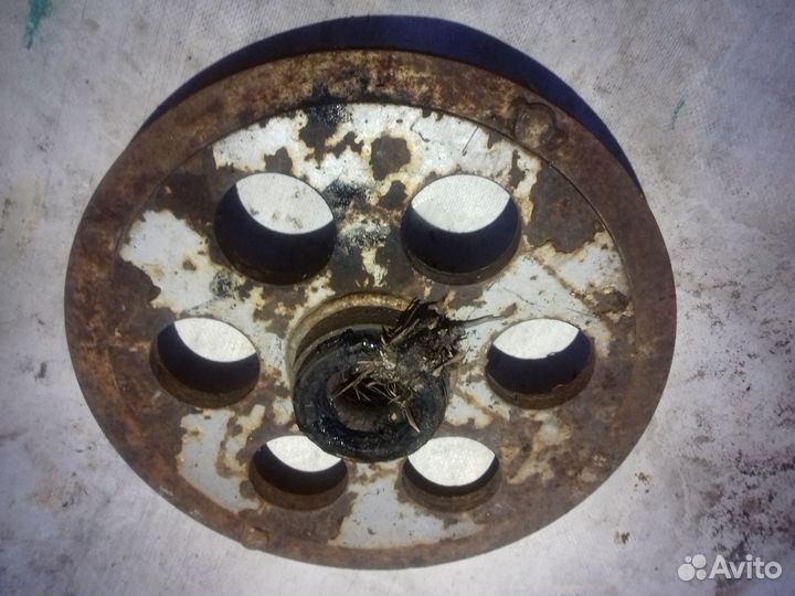 На Легковой прицеп баз 8142 ступица колеса