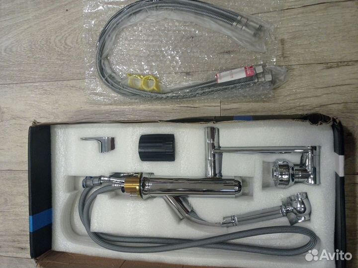 Многофункциональный смеситель для ванной комнаты